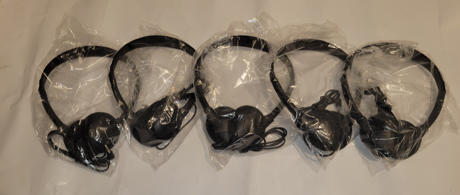 New 5 Set Over the Ear Headphones – 2.5 Aux Input Black Tested Working
