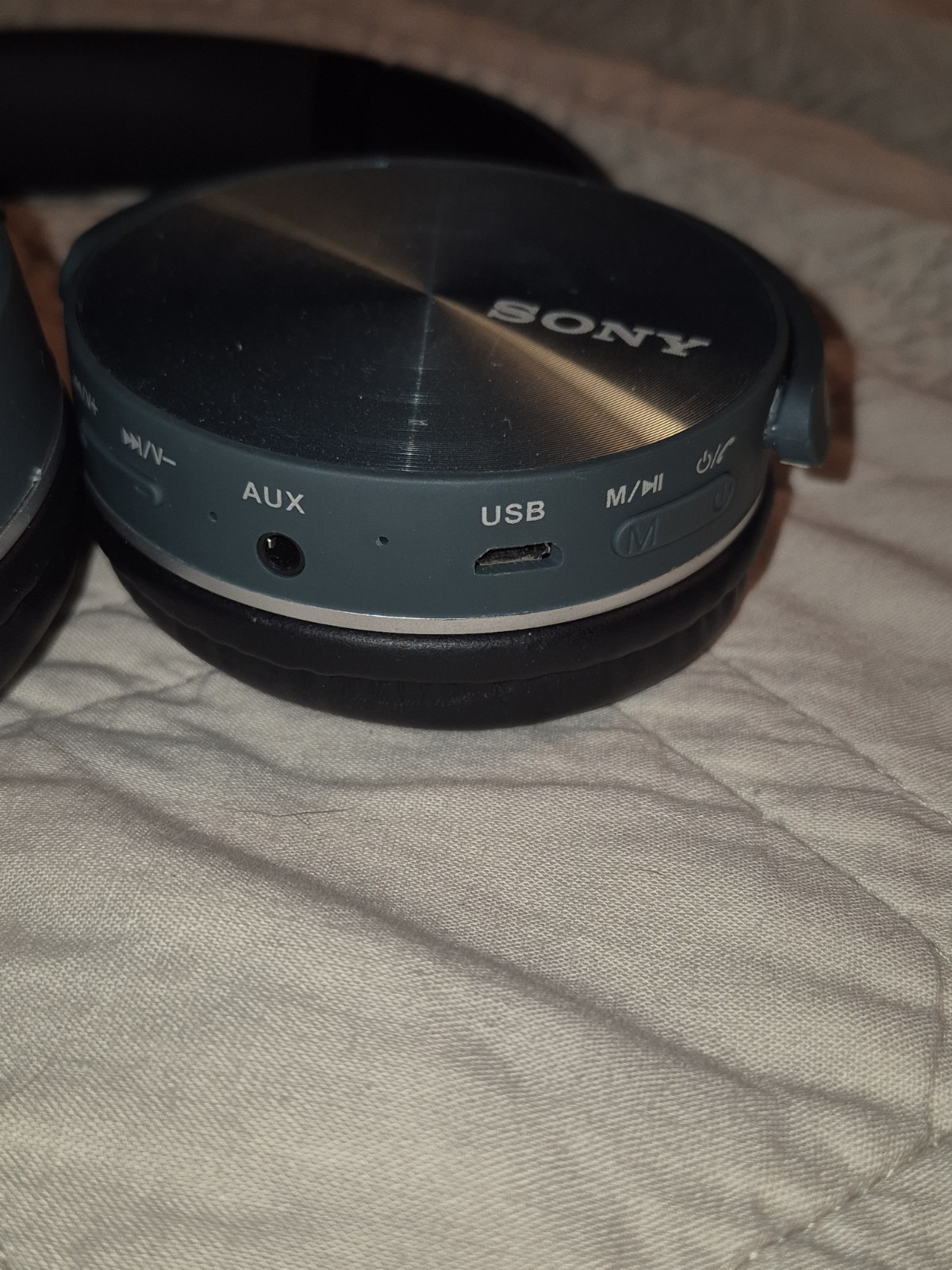 Sony MDR-XB950BT? Bass Boost Bluetooth Wireless Headphones Over-Ear Micro USB