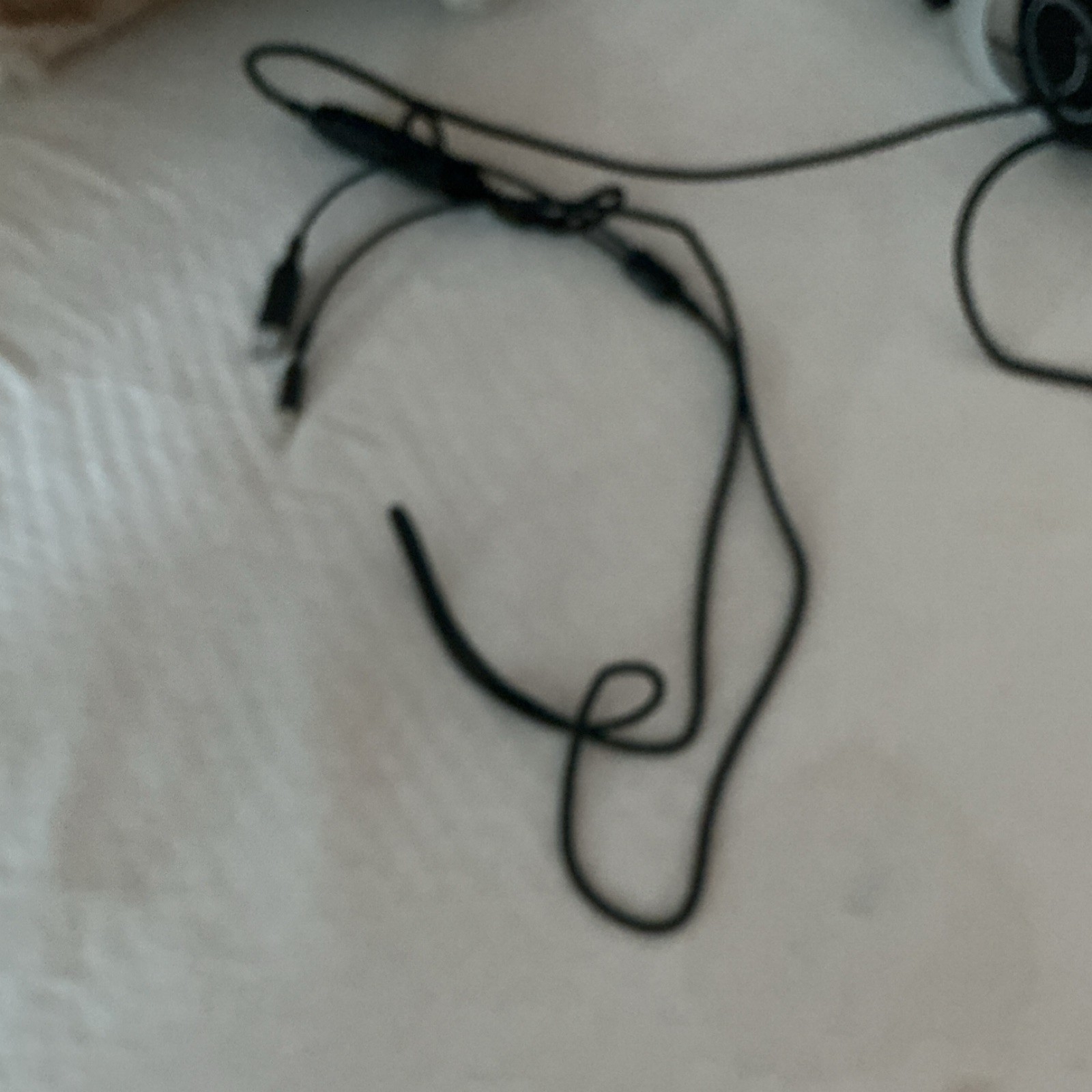 1100 Series Wired Over-Ear Headphones Black 3.5mm Jack On-Cable Microphone