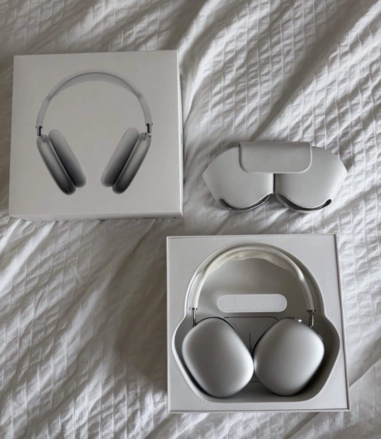 10 in stock. All for the price of 1. Ten headphones one price. Buy now FCFS