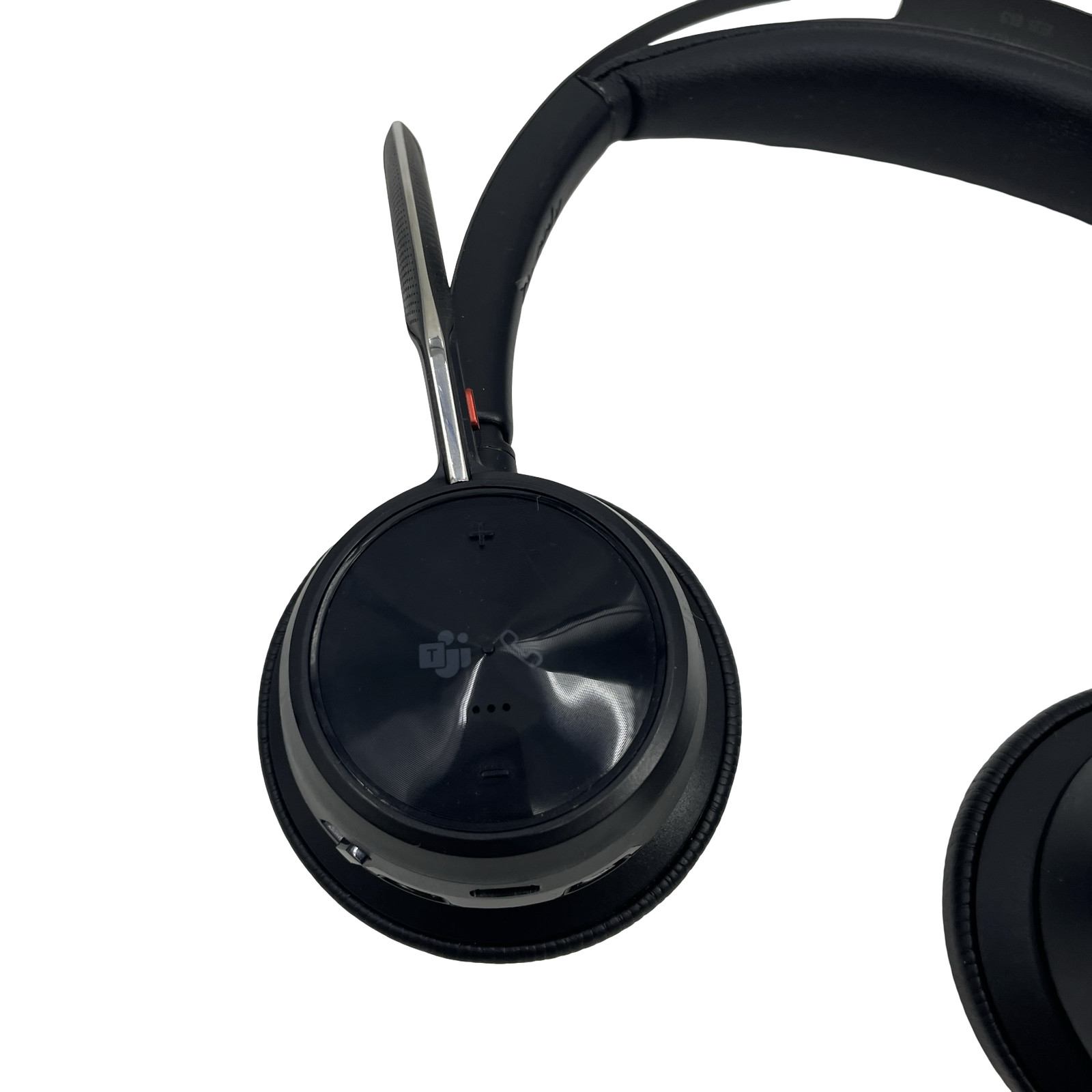 Plantronics Poly Voyager Focus 2 w/ Voyager Focus 2 Office Docking Station#U9872