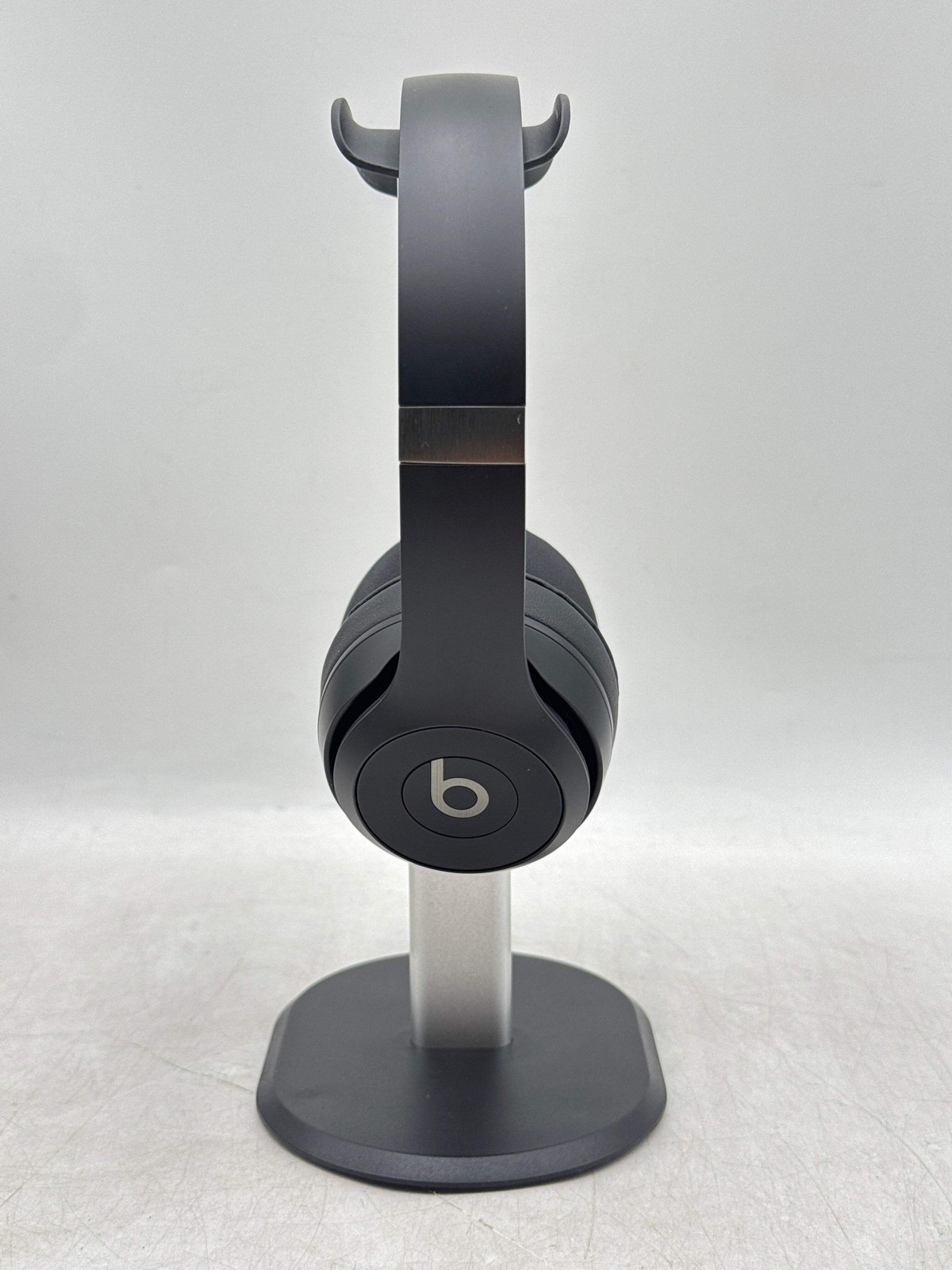 Beats Solo 4 Wireless On-Ear Headphones Black – Open Box