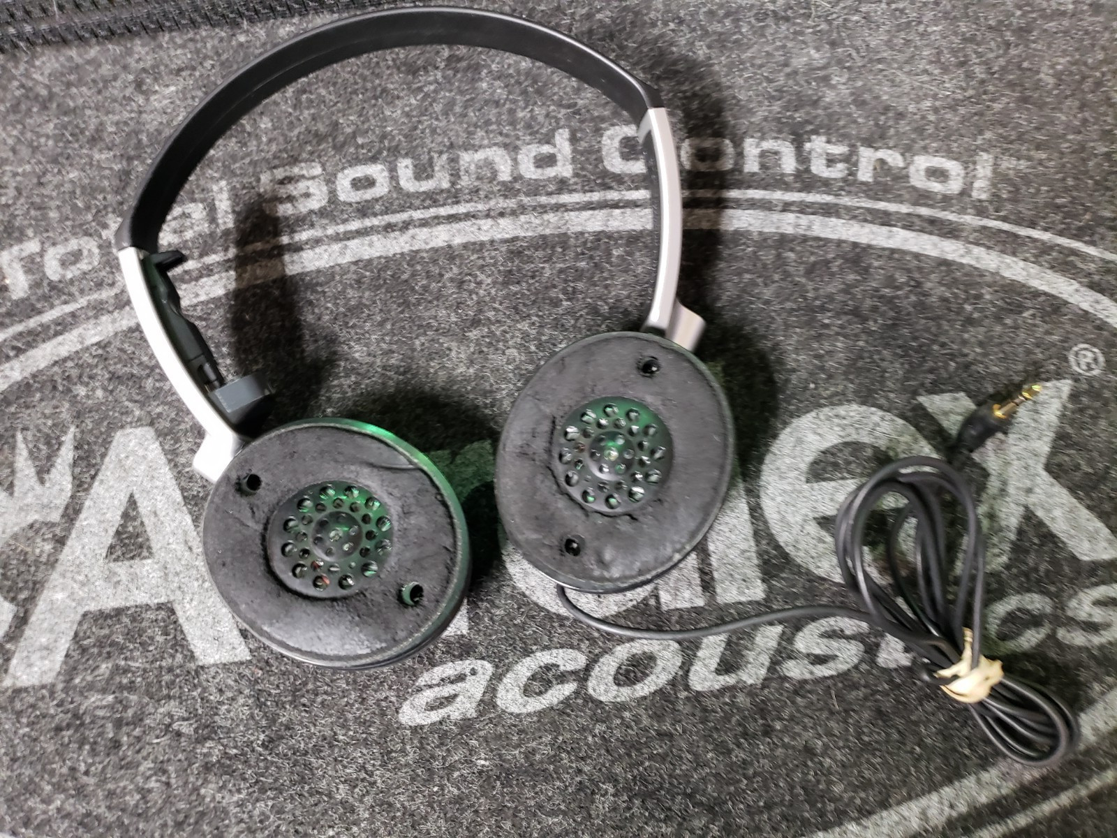 VTG Sony MDR-NC6 Noise Canceling Headphones Wired Noise Canceling Silver READ
