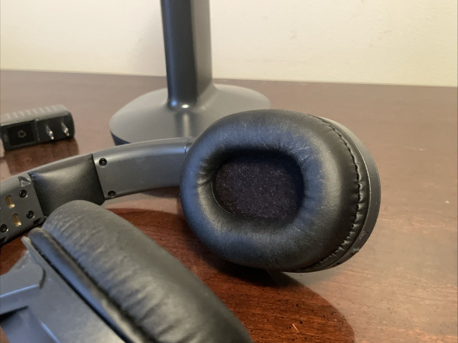 Sony RF Wireless Noise Reducing Headphones WHRF400+Stereo Transmitter TMR-RF400