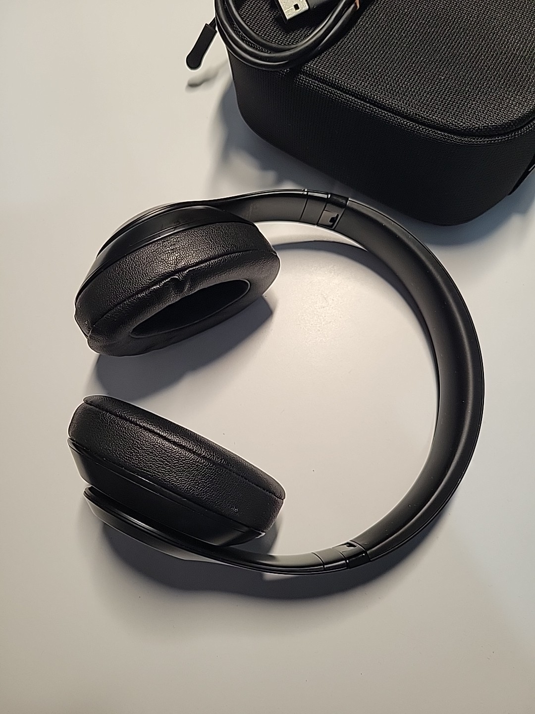 Beats by Dr. Dre Studio3 Wireless Bluetooth Headphones Black w/ Carrying Case