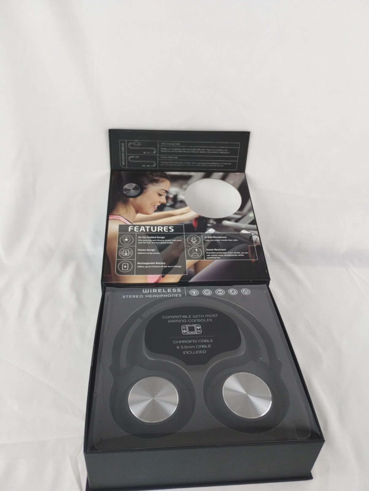 Wireless Stereo Over-Ear Headphones Compatible With Most Gaming Controls.