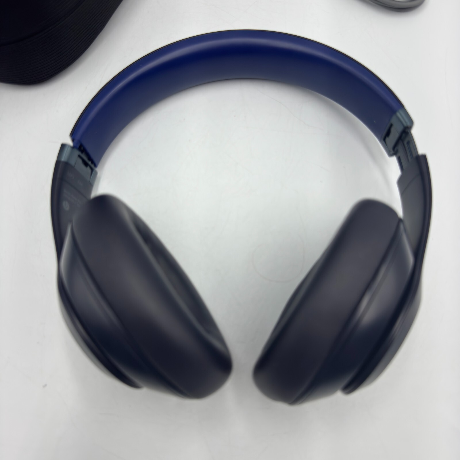 Beats by Dre Studio Pro Wireless Headphones Navy Blue MQTQ3LL/A – BROKEN HINGE