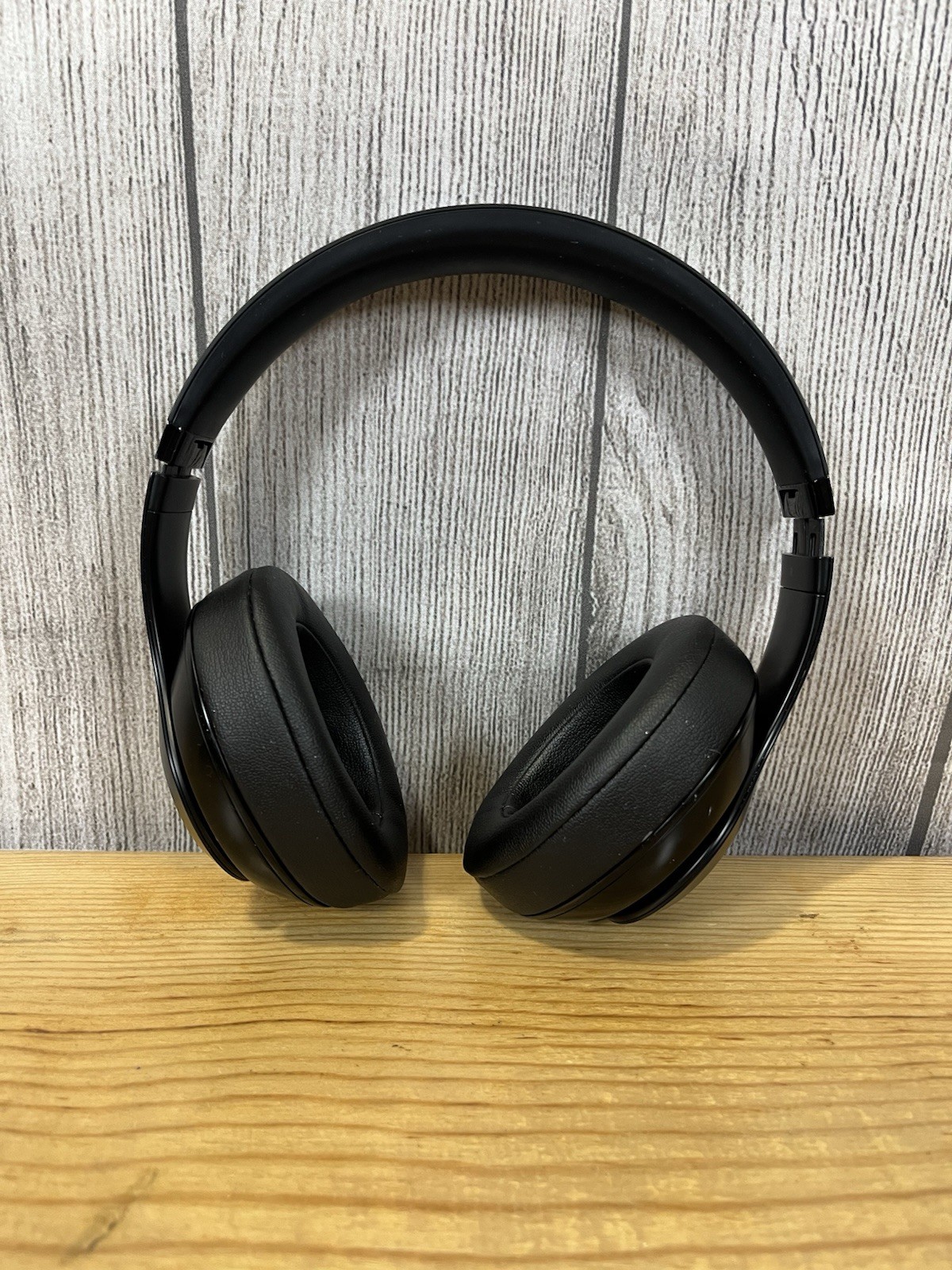 Beats by Dr. Dre Studio3 Over the Ear Wireless Headphones – Matte Black