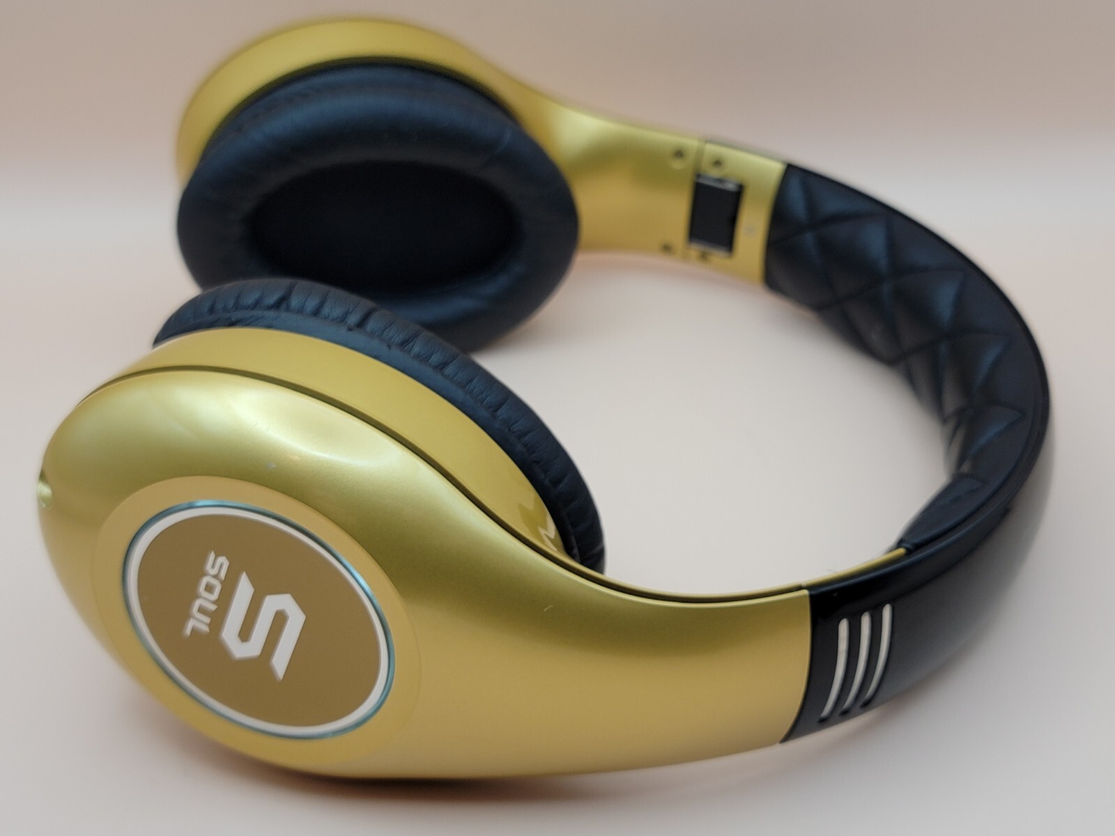 Soul by Ludacris SL300 Hi-Definition Headphones – Gold/Black [Tested] (No Cable)