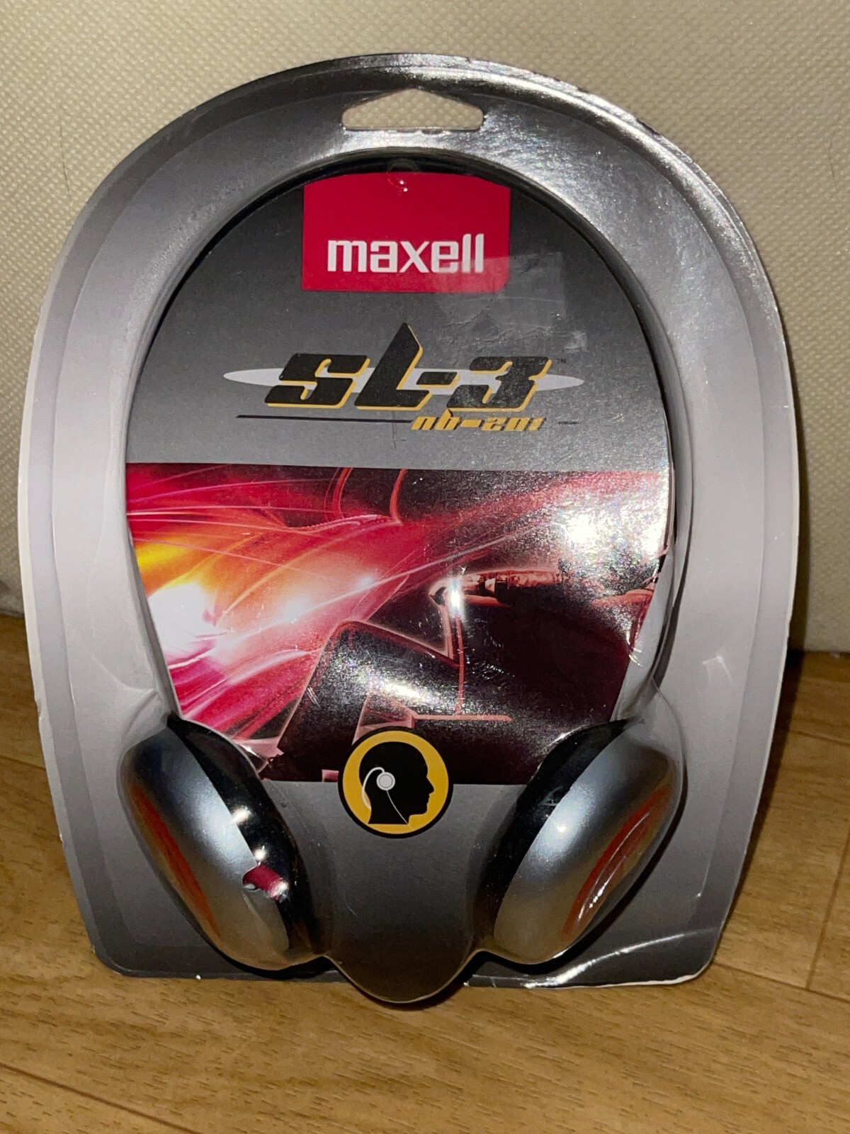 Maxell SL-3 NB-201 Portable Lightweight Stereo Headphones New and Sealed