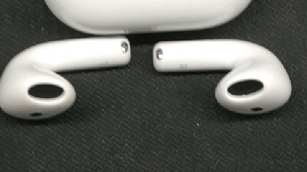 Apple AirPods 4 ‎MXP93LL/A Wireless Earbuds White ANC Transparency Mode In Ear