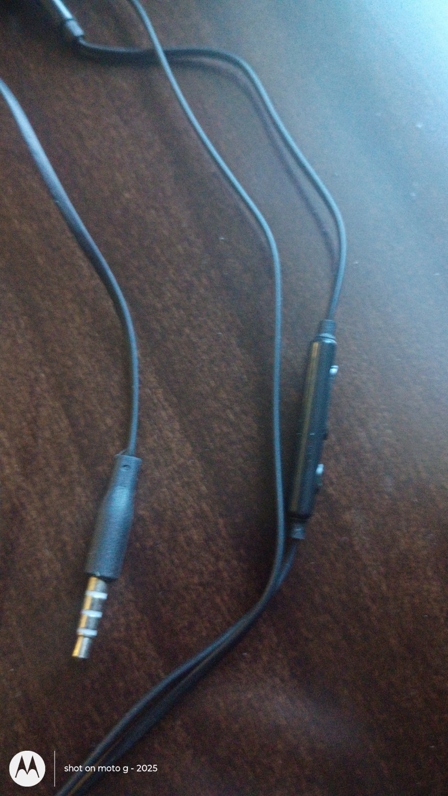 plug in headphones 3.5 plug-in Jack with adjustable volume on cord