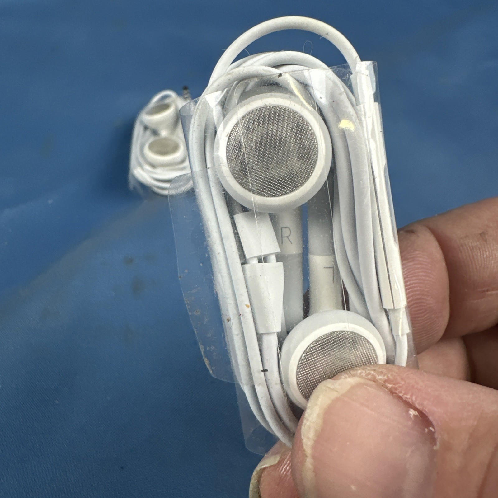 Lot of 4 Apple ipod iphone 3.5mm adapter plug in headphones NOS