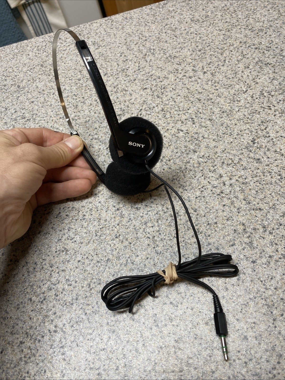 Sony MDR-010 Walkman Headphones— TESTED & WORK GREAT!