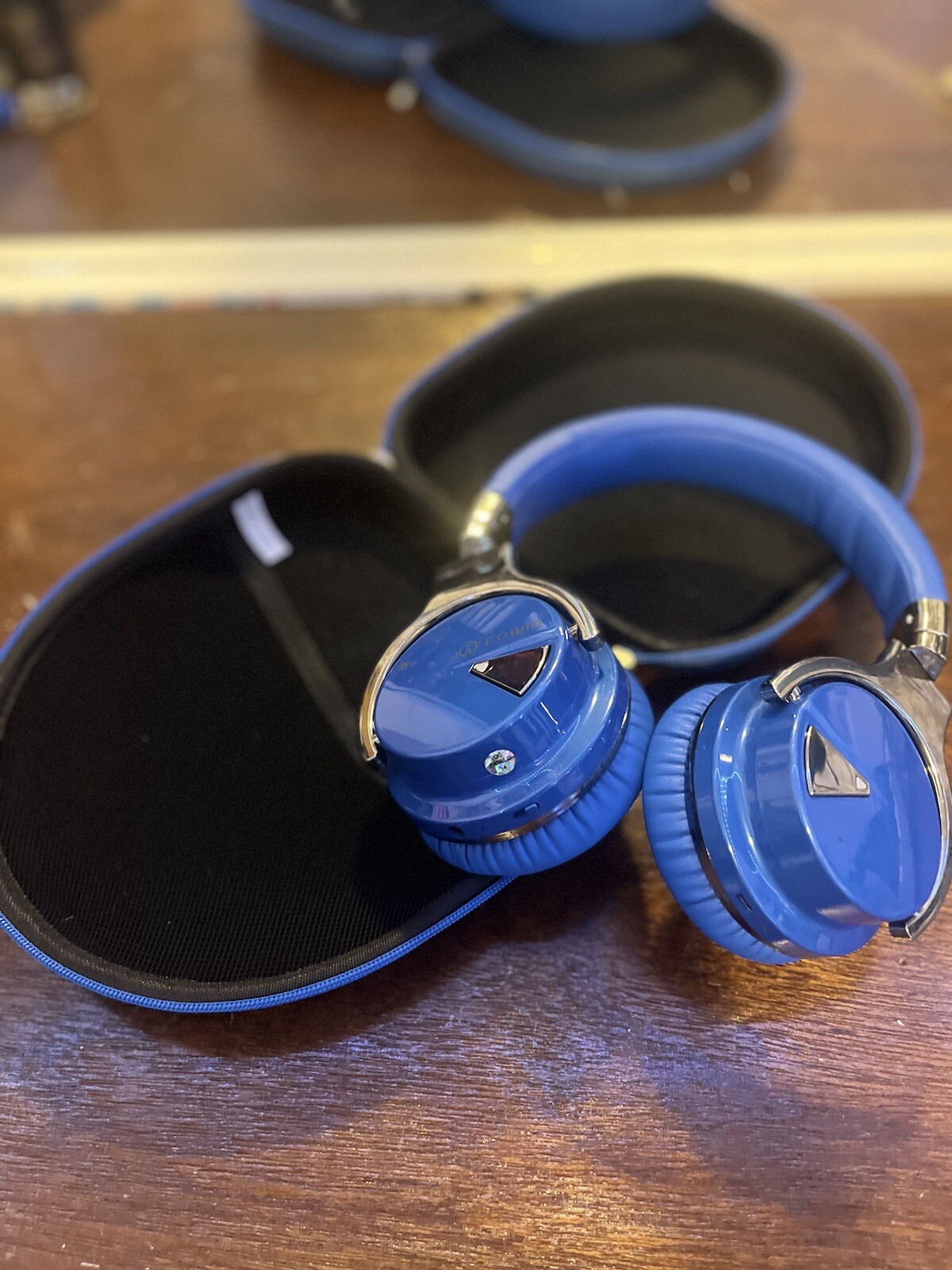 Cowin E7 MR Wireless Ear-Cup (Over the Ear) – Blue/Silver