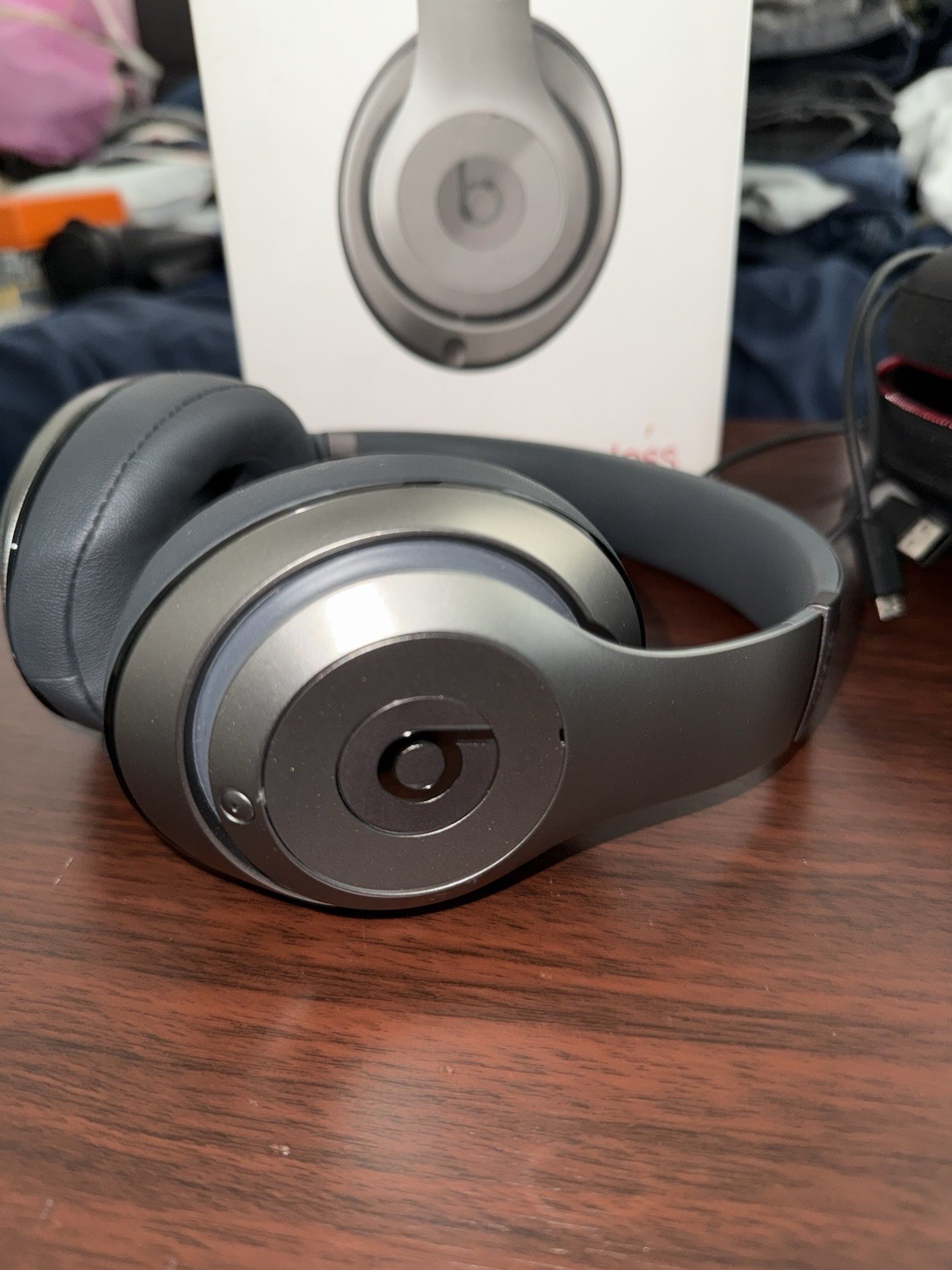 Beats by Dr. Dre Studio Wireless Over the Ear Headphones – Titanium – USED W BOX