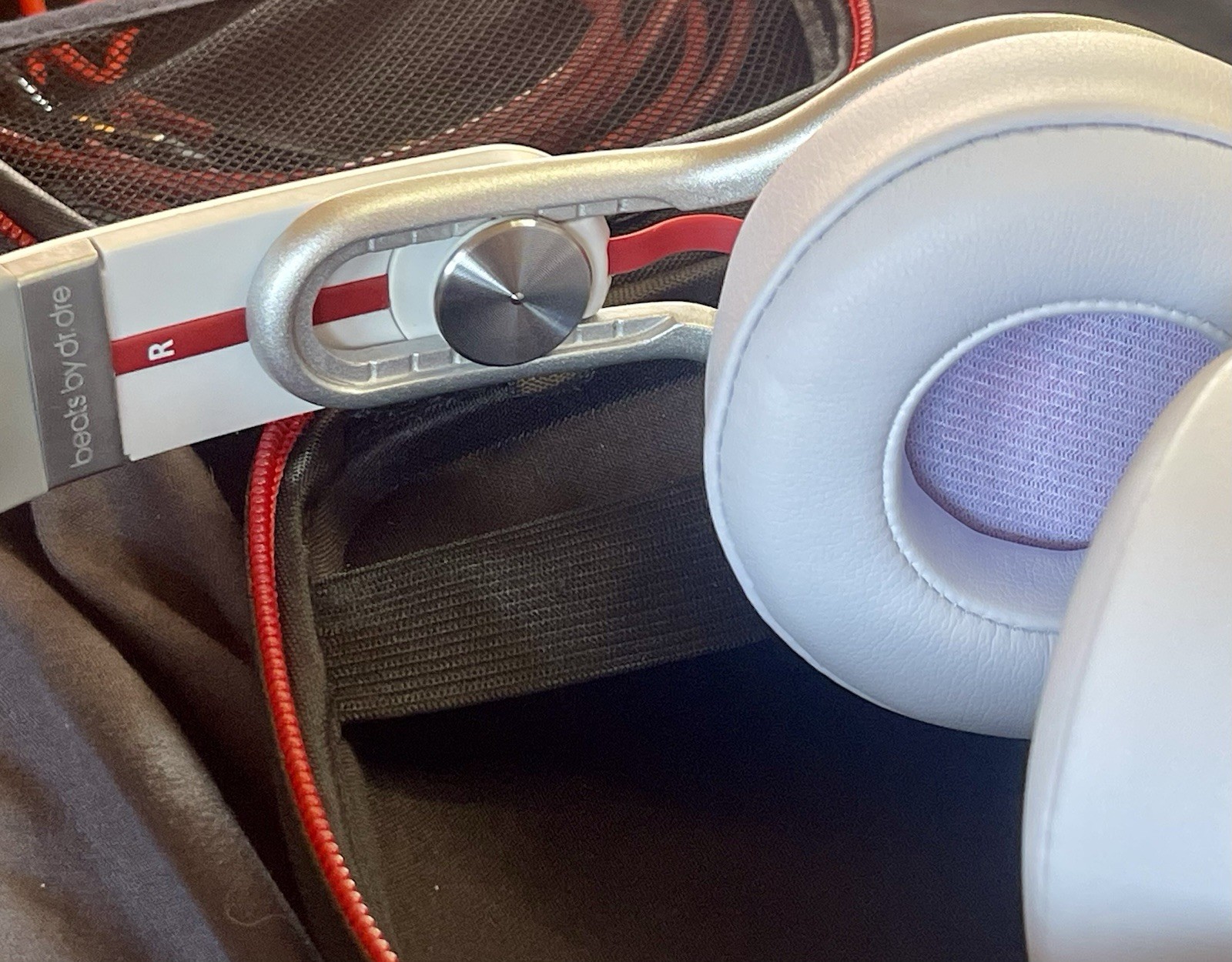 Beats Mixr Mixer Dj Professional Wired Headphones with Case White ⚪️ And ?