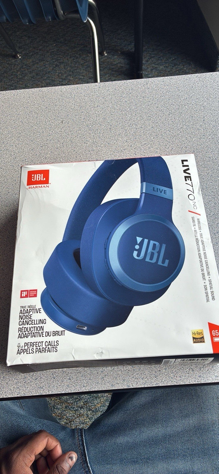 JBL LIVE770NC Wireless Noise Cancelling Over-Ear Headphones Blue Mic