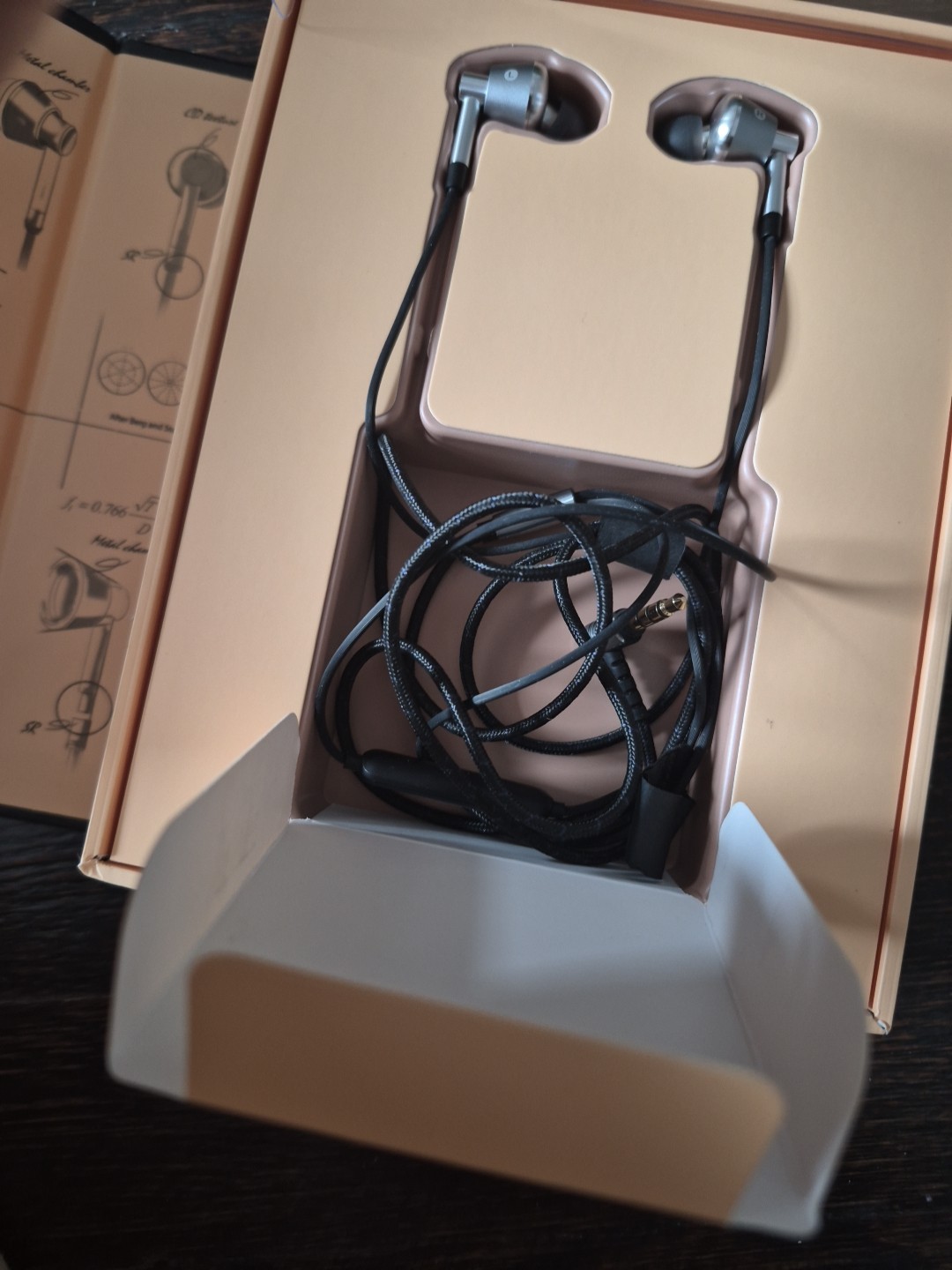 1MORE Triple Driver Wired In-Ear Headphones – Silver