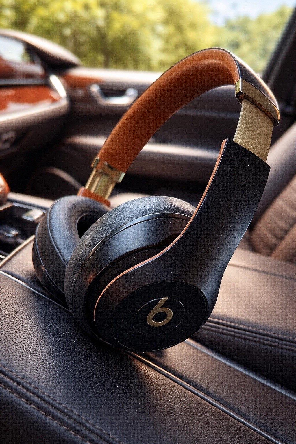Beats by Dr. Dre Studio3 Wireless Bluetooth Over-Ear Headphones Black Brown Gold