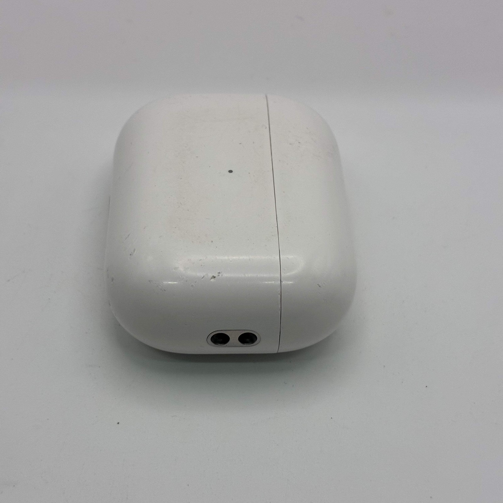 Apple AirPods Wireless Charging Case A2700 2022 White Replacement Only – Used B