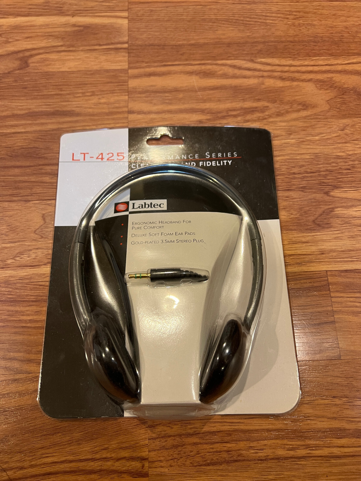 Labtec LT-425 Adjustable 3.5 mm Jack Lightweight Wired On-Ear Headphones NEW