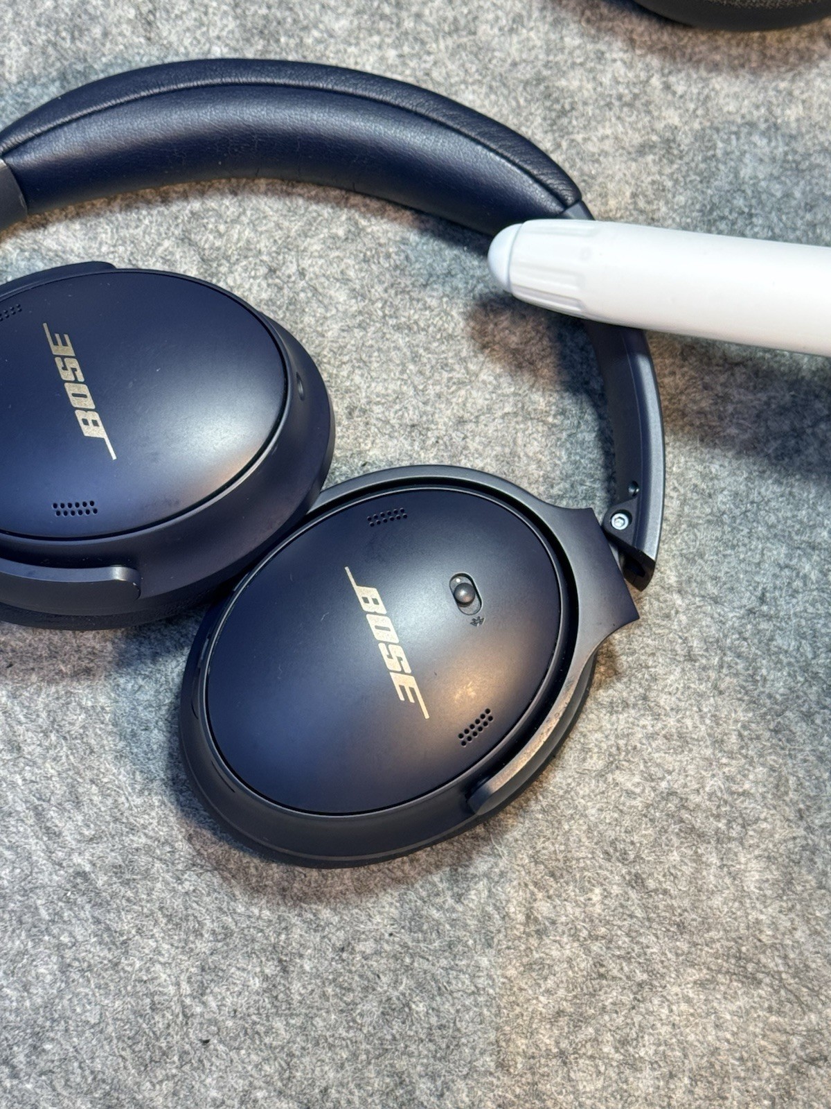 Bose QuietComfort Headphones Wireless Bluetooth Headphones,Active Over Ear Noise