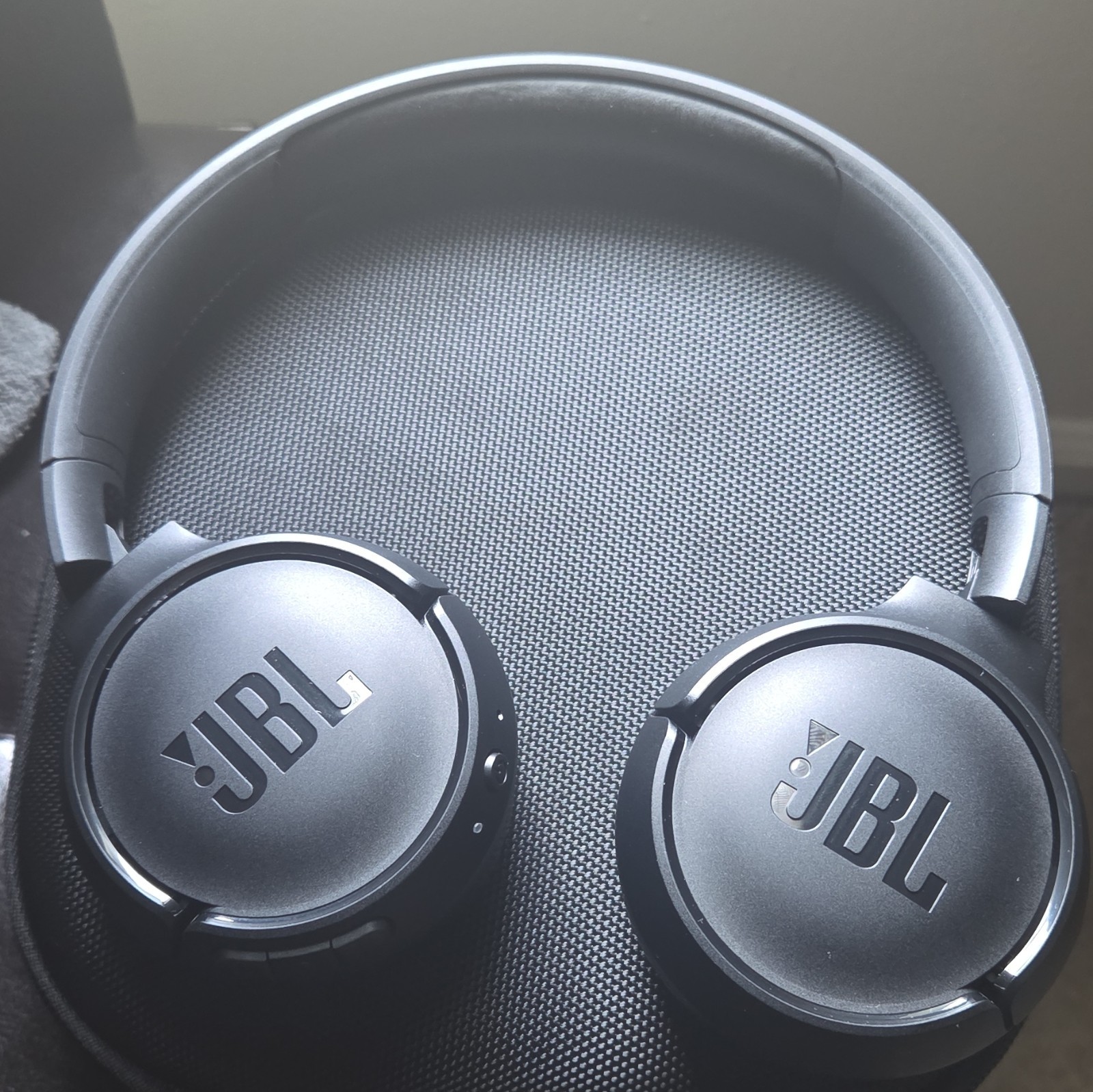 JBL Tune 510BT, Wireless on-ear headphones