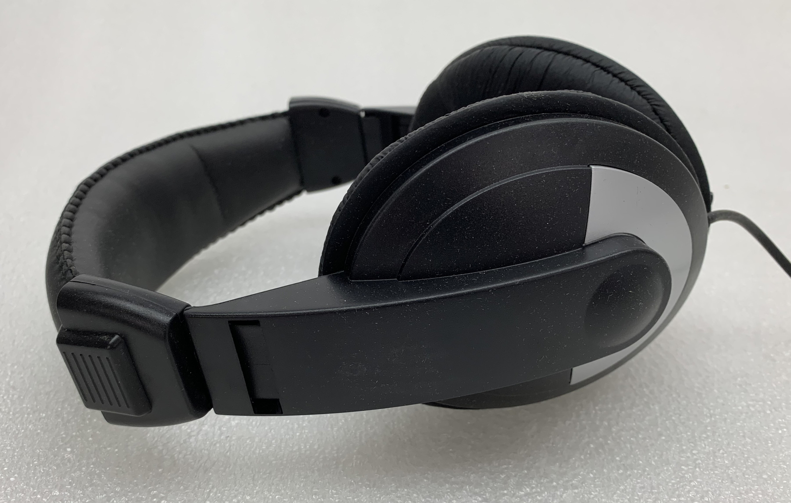 New Open Box Lot of 3 SynchroTech Over Ear Stereo Headphones P/N:GG-MM-HEADPHONE