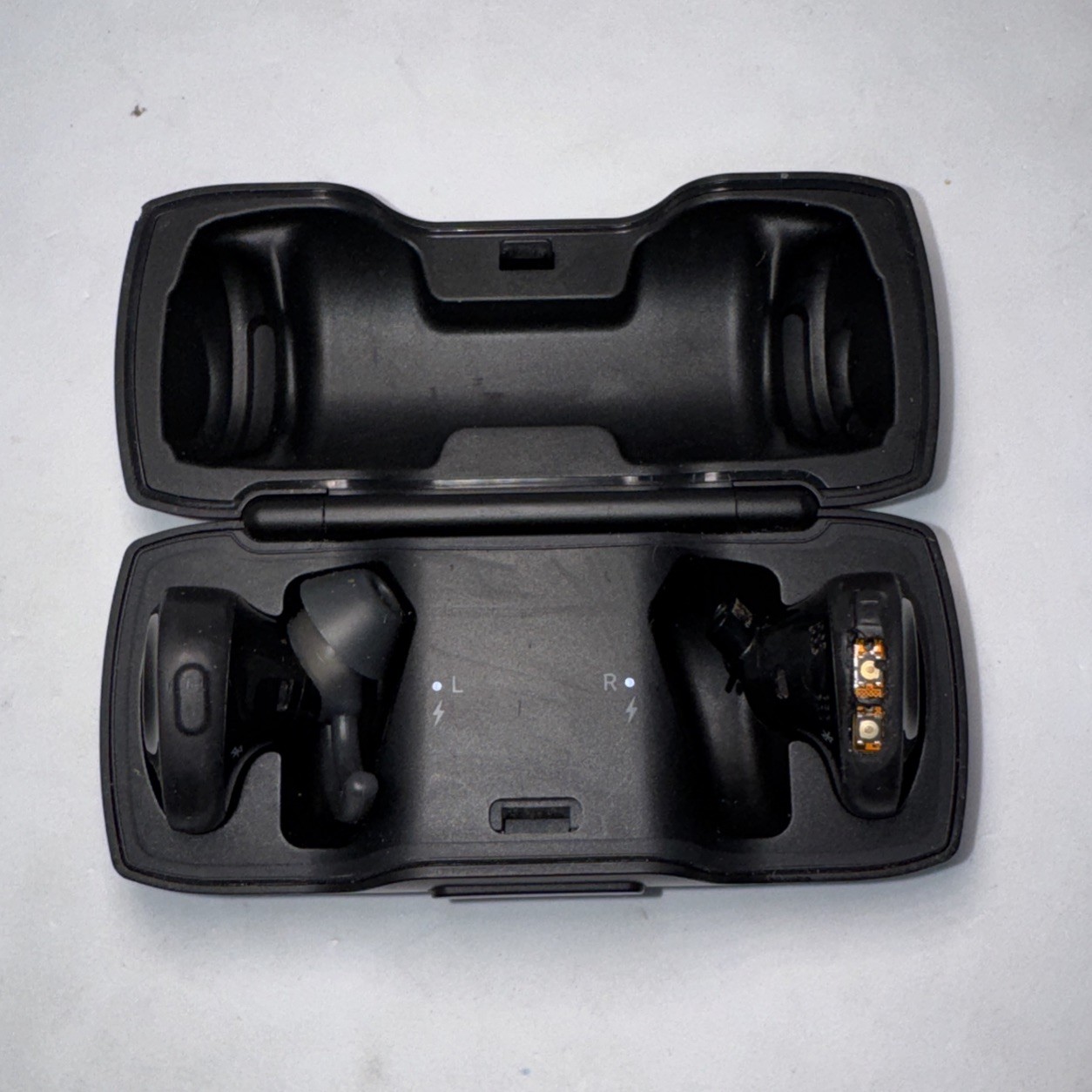 Bose SoundSport Free 423729 Wireless Headphones Bluetooth Earbuds Used (Read!