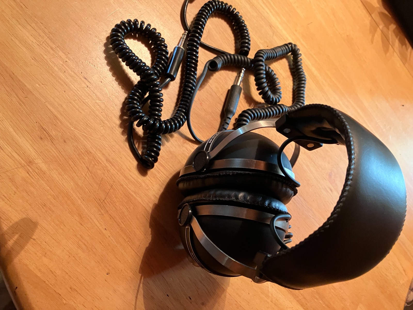 Pioneer SE-405 Stereo Headphones Dual Volume Controls – Used Stored in Box