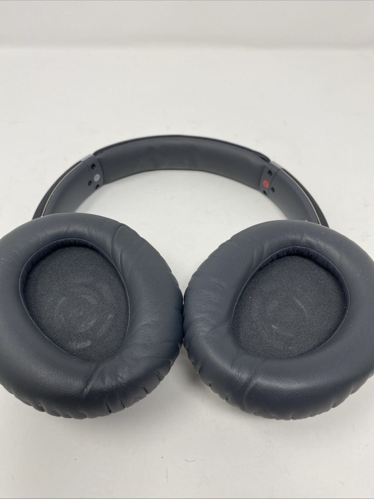 Sony Over The Head Ear Cup Noise Canceling Wireless Headphones WH-CH700N