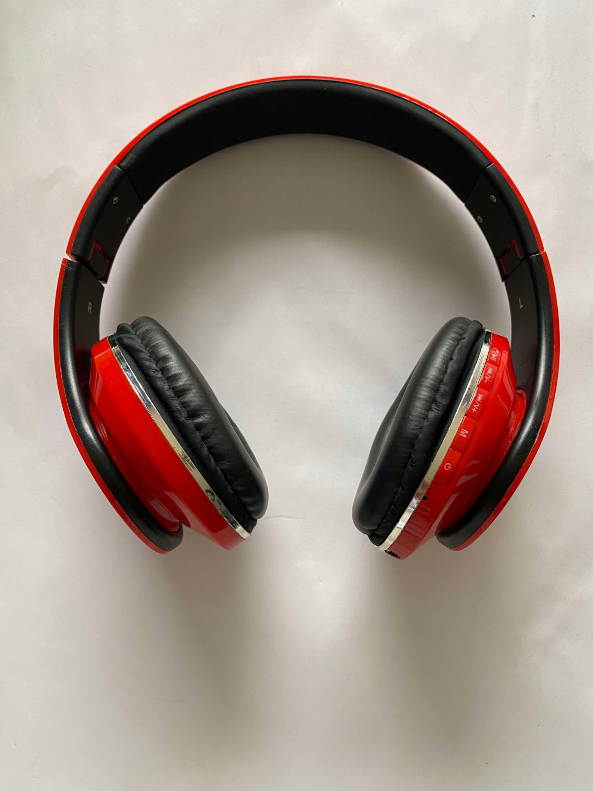 COBY RED HEADPHONES – Over the ear muff Soft Foldable wireless listen VERY GOOD