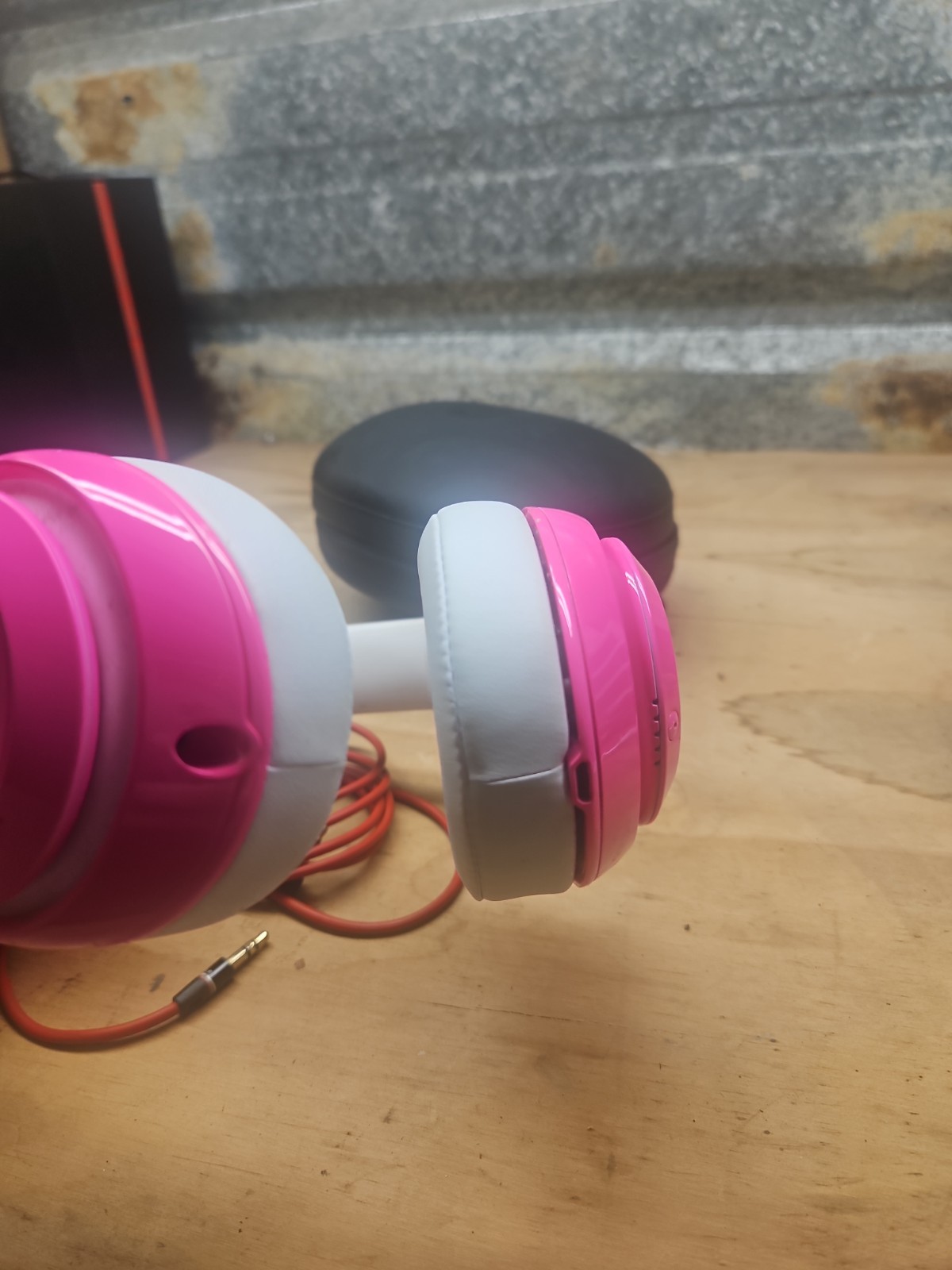 BEATS by Dr. Dre STUDIO 2 WIRELESS PINK GLOSSY (WITH NEW PADS )