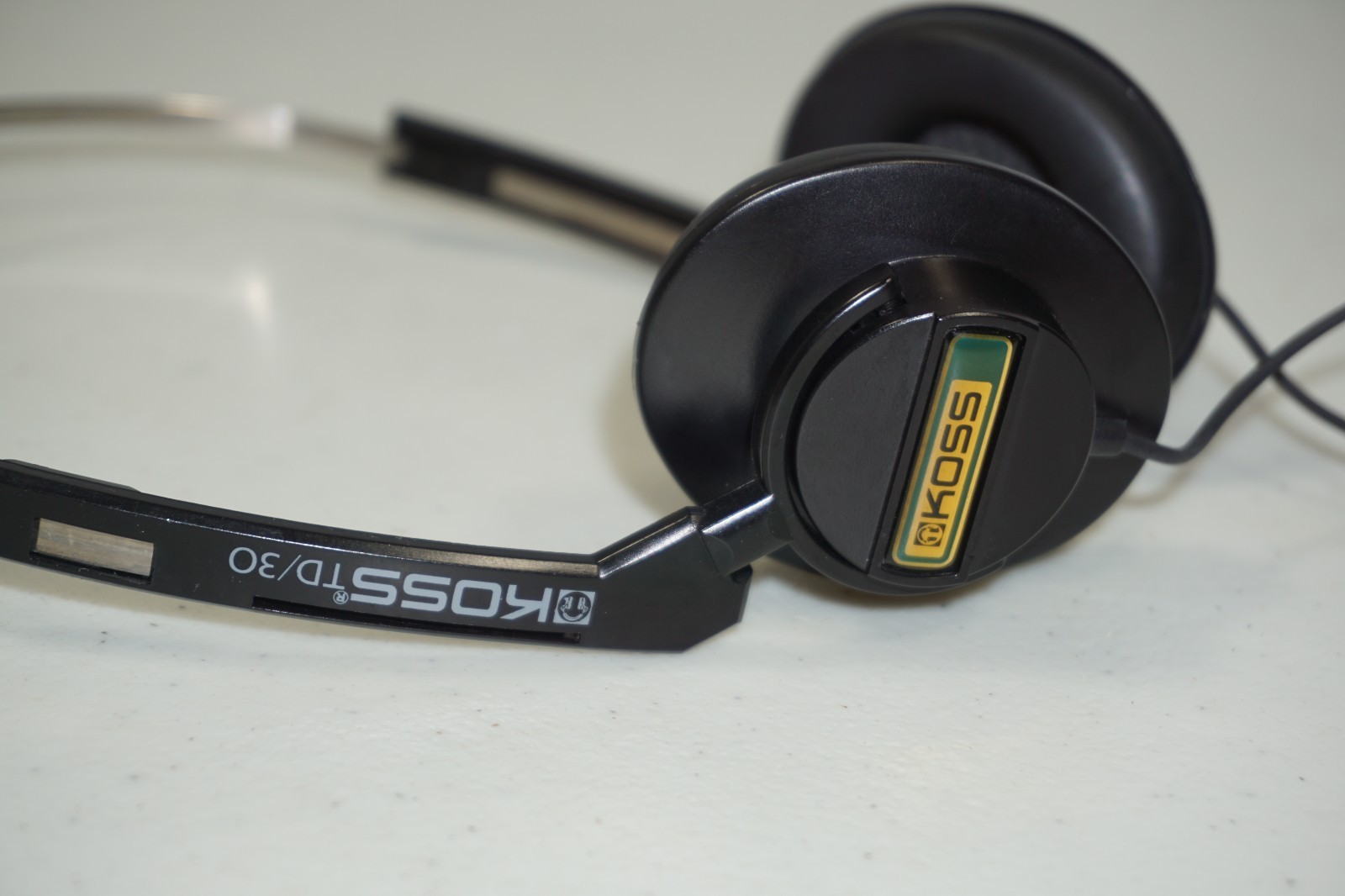 Vintage Koss TD/30 On-Ear Headphones (90s Y2K 00s)