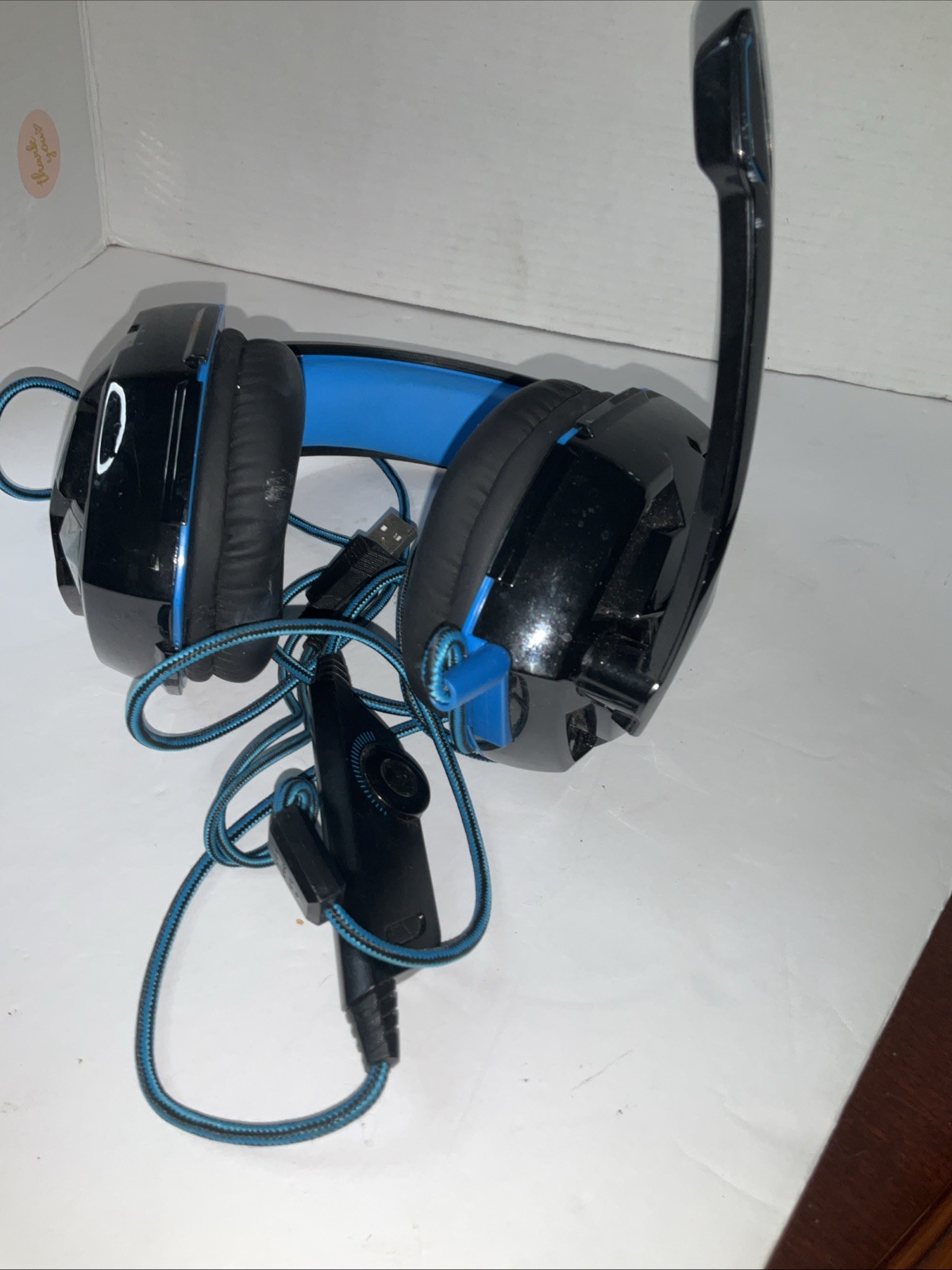 Estos Son Auriculares negro Y Azul o Tiene Caja Funciona G2000