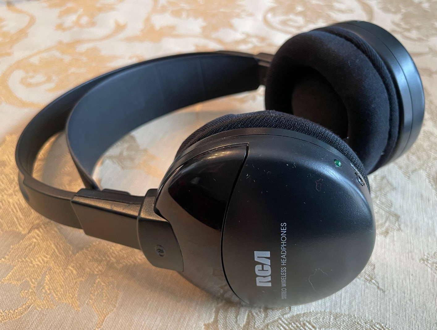 Vintage RCA Wireless Headphones- Three WHR120RS Bundle 3 Transmitters 3 Headsets
