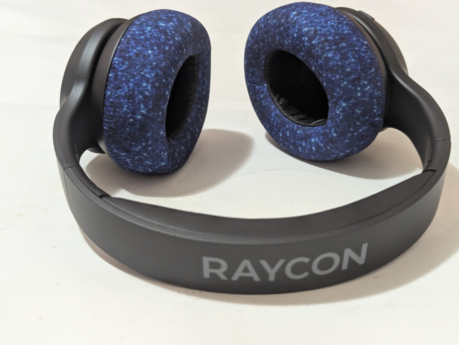Headphone Raycon The Fitness Bluetooth Over-Ear Headphones Cobalt Blue Ear Pads.
