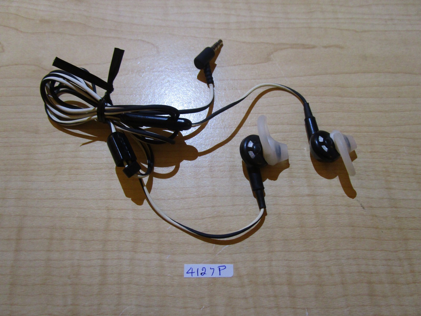 AS IS Bose MIE2I Wired In-Ear Headphones . Read.