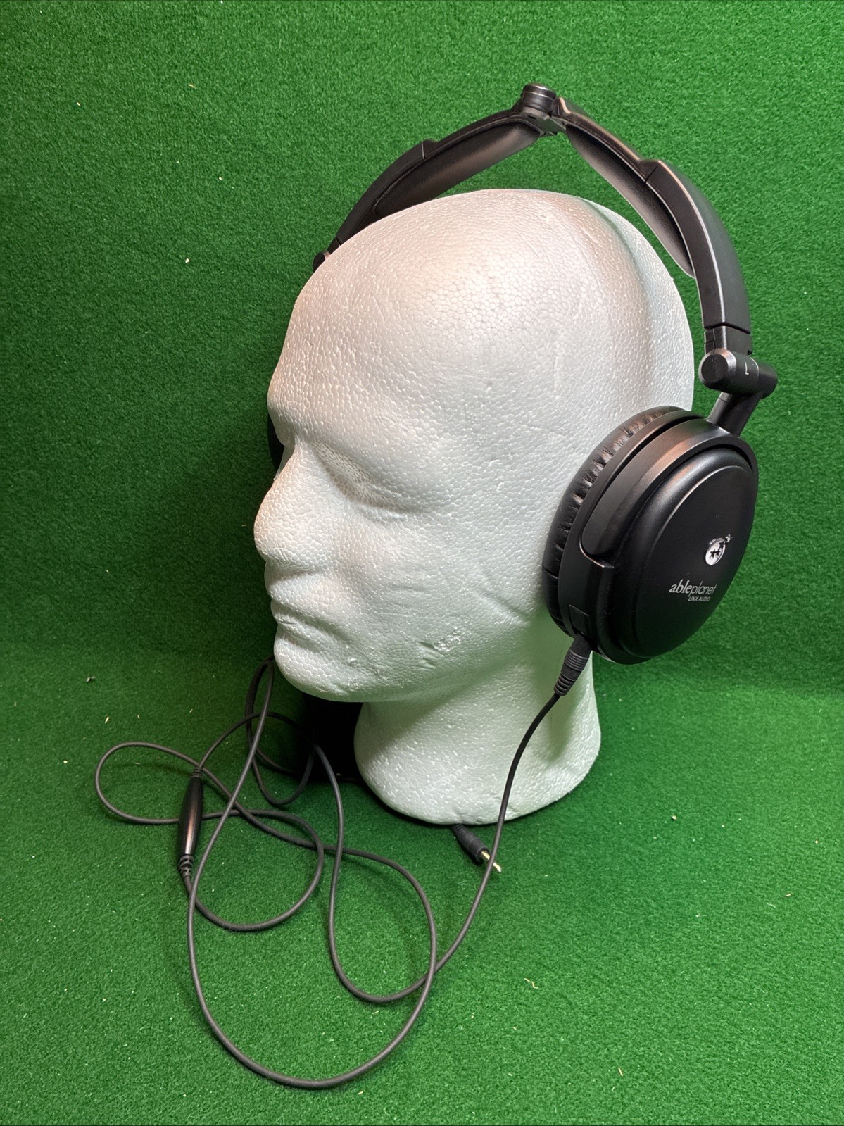 ABLE PLANET Linx Audio Noise Cancelling Padded Headphones Excellent Condition
