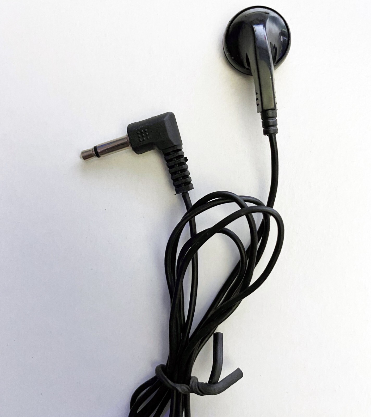 Lot of 25 Black 3.5mm MONO Earbuds