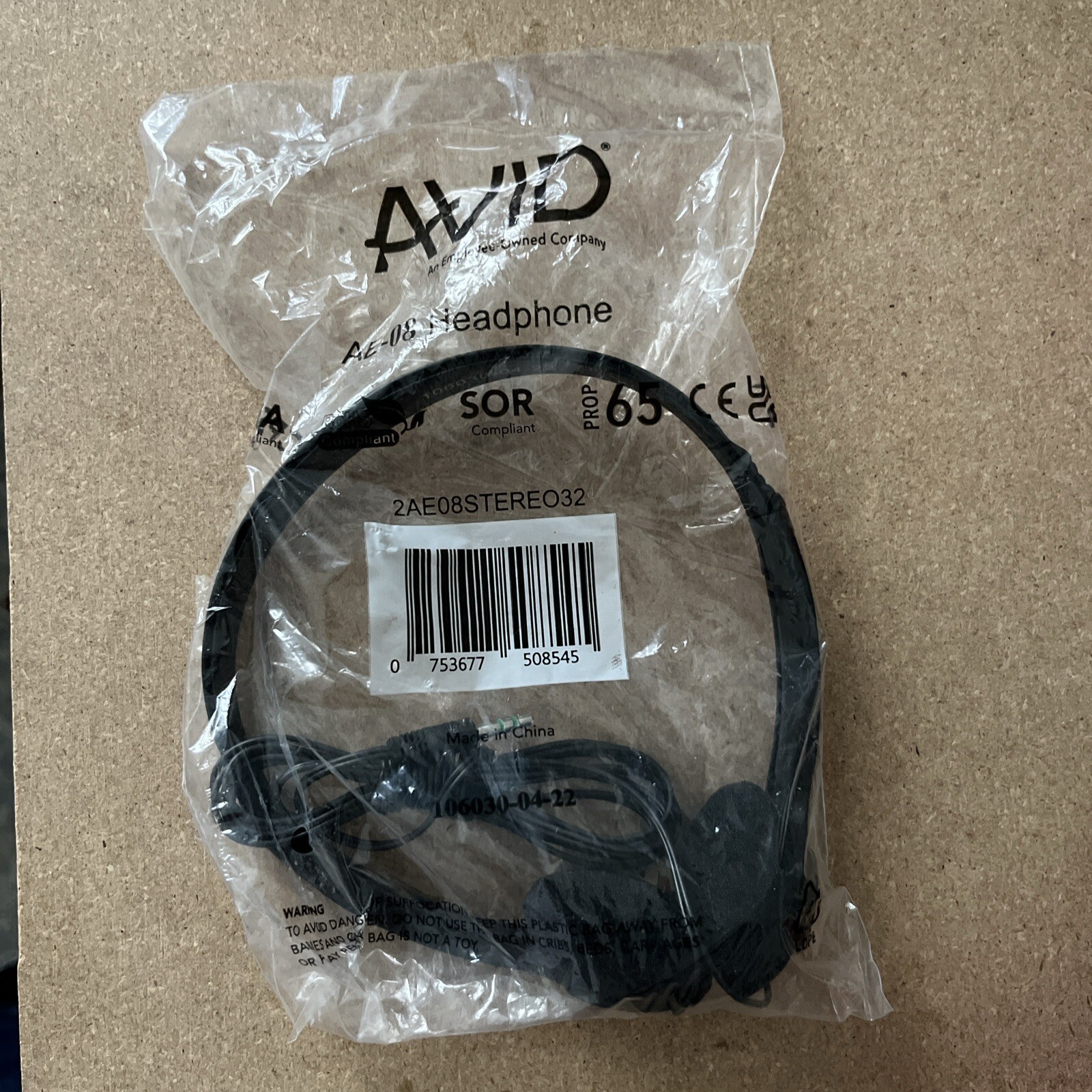 Avid Education 2AE08STEREO32 Headphones – Single 3.5 mm Stereo Pin Black AE-08