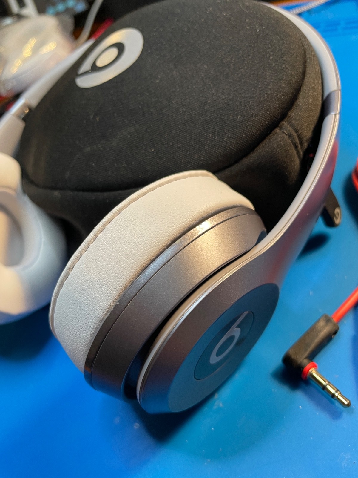 Beats by Dr. Dre Solo2 Wired on Ear Headphones – Gray Blue
