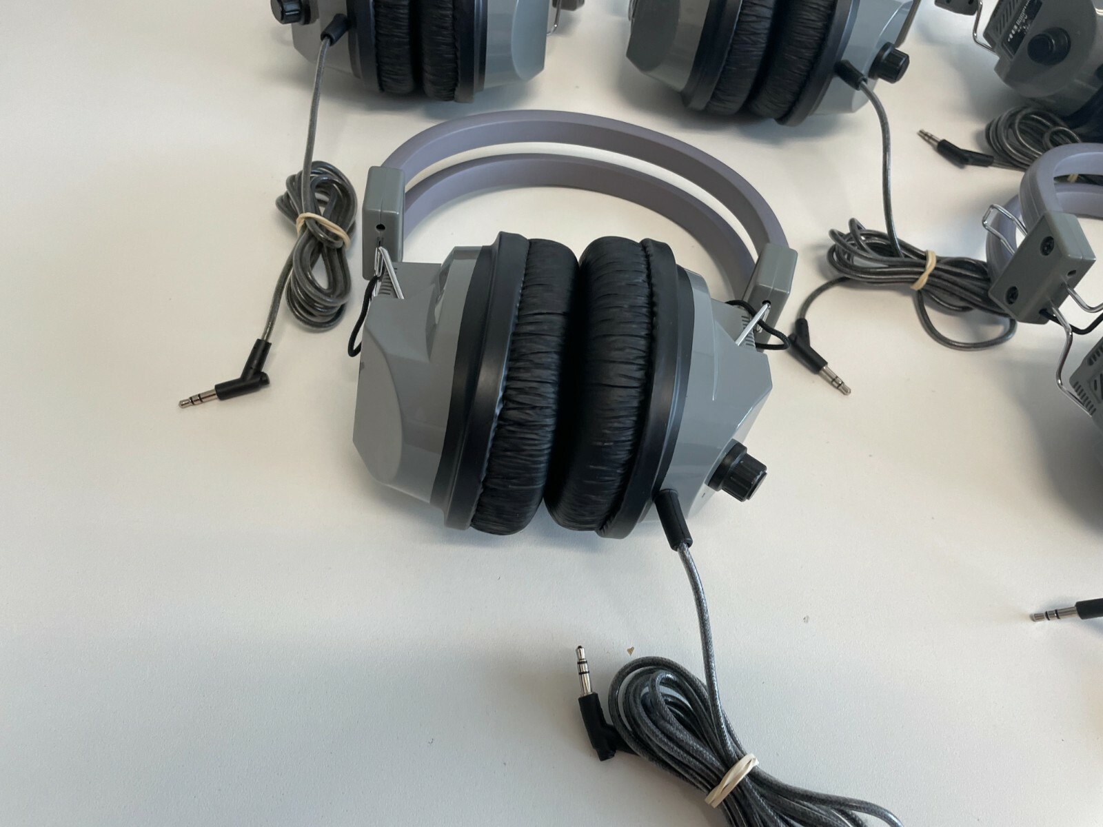 PP9: Lot of 5 Hamilton Buhl SC-7V Schoolmate Deluxe Headphones