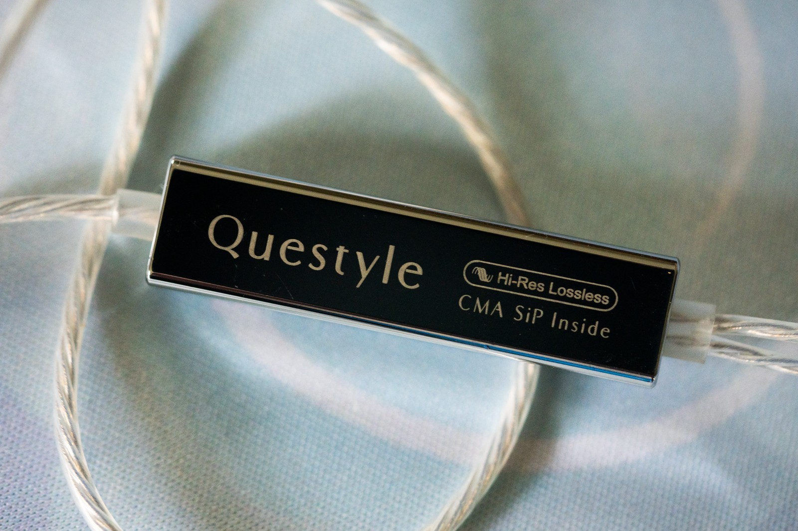 Questyle NHB12 True Lossless Earphone w/ Lightning Plug (Silver) and 3.5mm cable