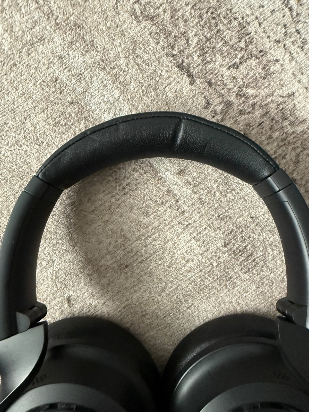 Wyze WNCH1 Wireless Noise-Cancelling Headphones Black 20-Hour Battery /Tested