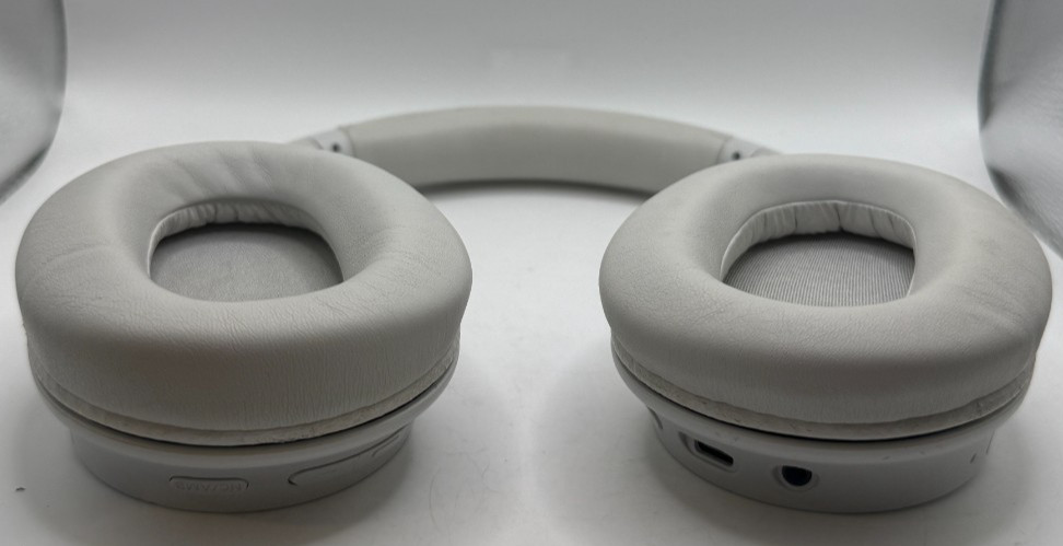 Sony Noise Canceling Wireless Headphones Model YY2966 WH-CH720N