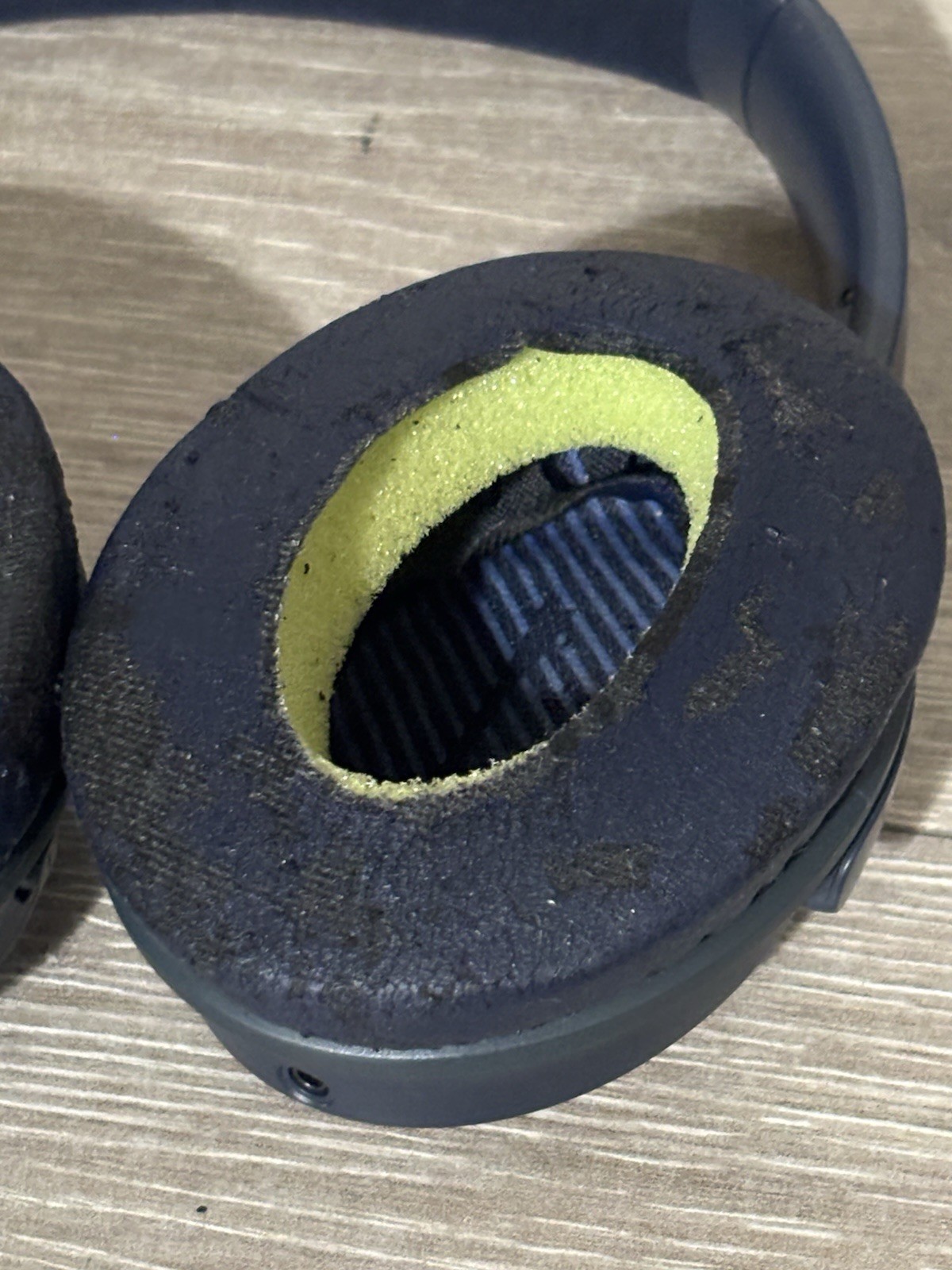 Bose 425948 Blue QuietComfort QC35 Noise Cancelling Headphones – Need Ear-Pads