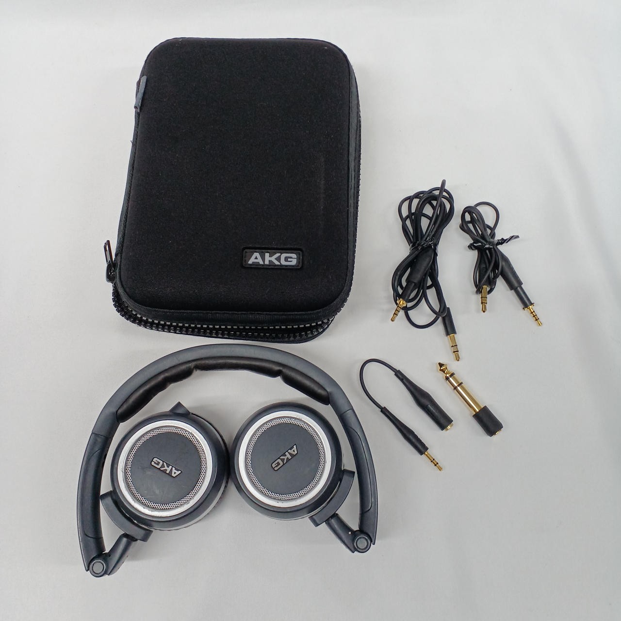 AKG K450 Closed-Back Over-Ear Headphones Dynamic 32Ω Used with Warranty