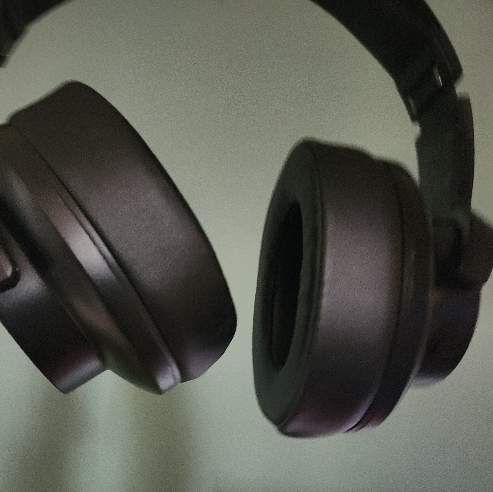 Picun B8 black wireless headphones, 80 hour battery life, not including cord.